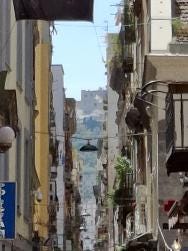 Foto {1} di {2}