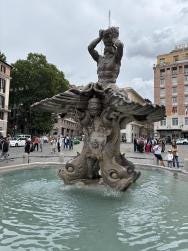 Foto {1} di {2}