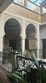 Foto {1} di {2}