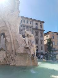 Foto {1} di {2}