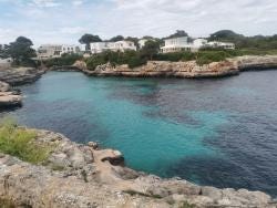 Foto {1} di {2}
