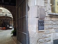 Foto {1} di {2}