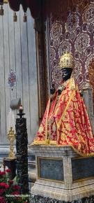 Foto {1} di {2}