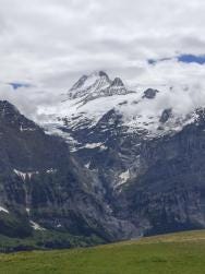 Foto {1} di {2}