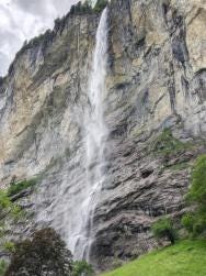 Foto {1} di {2}