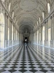 Foto {1} di {2}