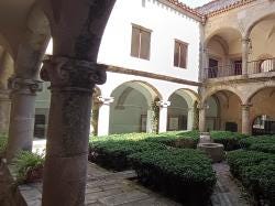 Foto {1} di {2}