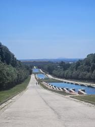 Foto {1} di {2}