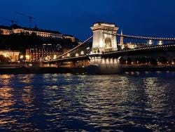 Foto {1} di {2}