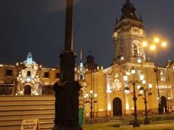 Foto {1} di {2}