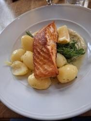 Foto {1} di {2}