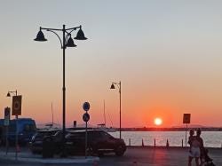 Foto {1} di {2}