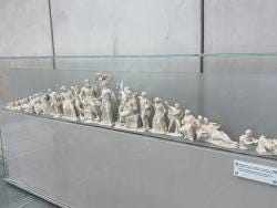 Foto {1} di {2}