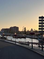 Foto {1} di {2}