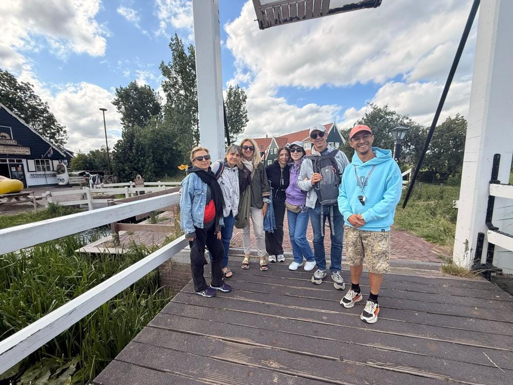 Foto 1 di 6