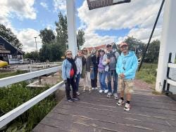 Foto {1} di {2}