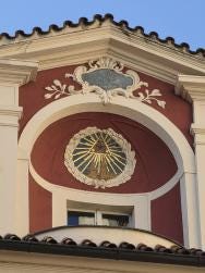 Foto {1} di {2}