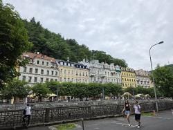 Foto {1} di {2}