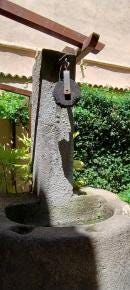 Foto {1} di {2}
