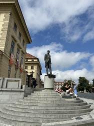 Foto {1} di {2}