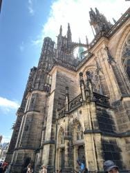 Foto {1} di {2}
