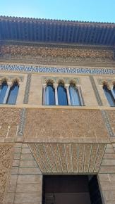 Foto {1} di {2}