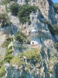 Foto {1} di {2}