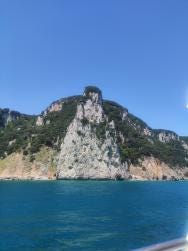Foto {1} di {2}