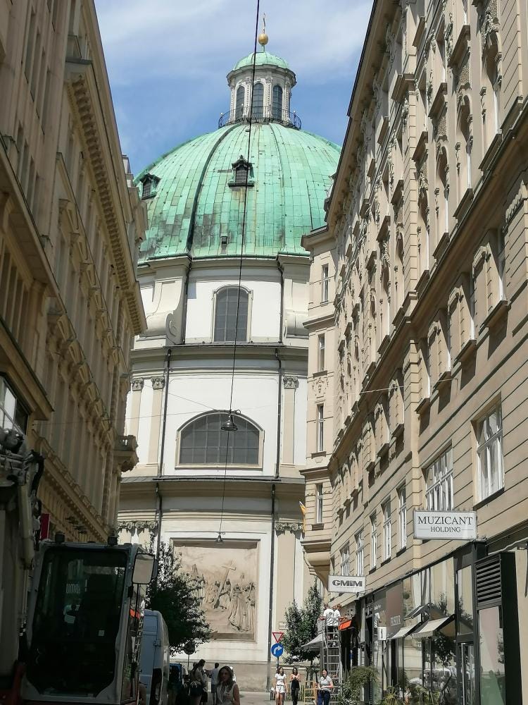 Foto 1 di 5