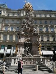 Foto {1} di {2}