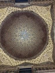 Image {1} of {2}