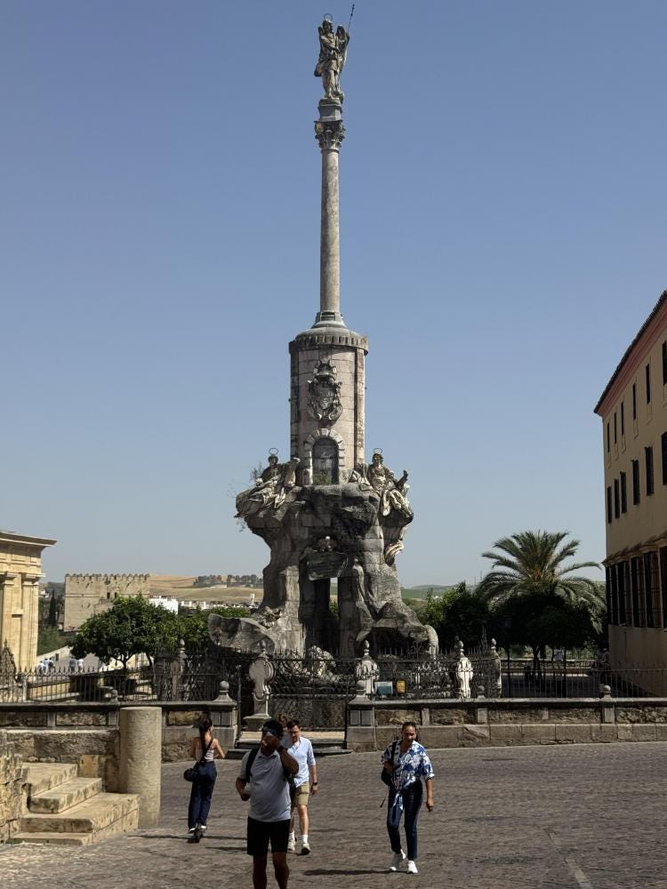 Foto 1 di 3