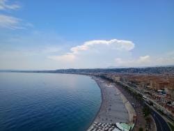 Foto {1} di {2}