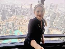Image {1} of {2}