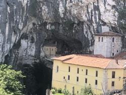 Foto {1} di {2}