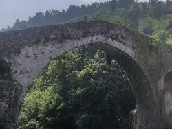 Foto {1} di {2}