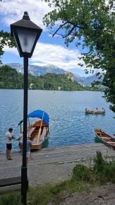 Foto {1} di {2}
