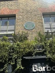 Foto {1} di {2}