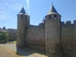 Foto {1} di {2}