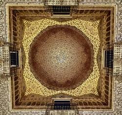 Foto {1} di {2}