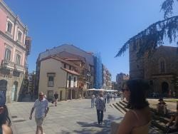 Foto {1} di {2}