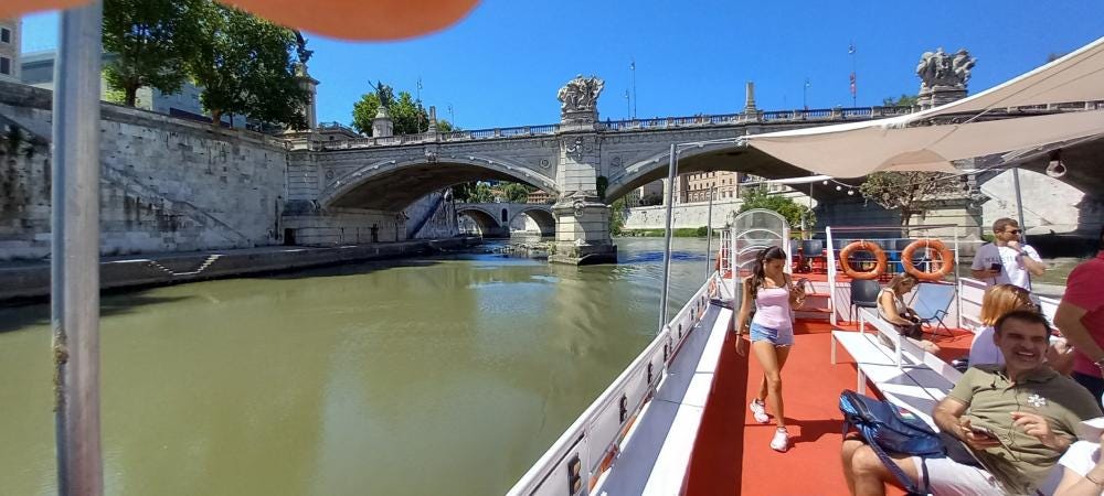 Foto 6 di 9