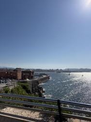 Foto {1} di {2}