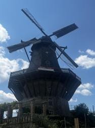 Foto {1} di {2}