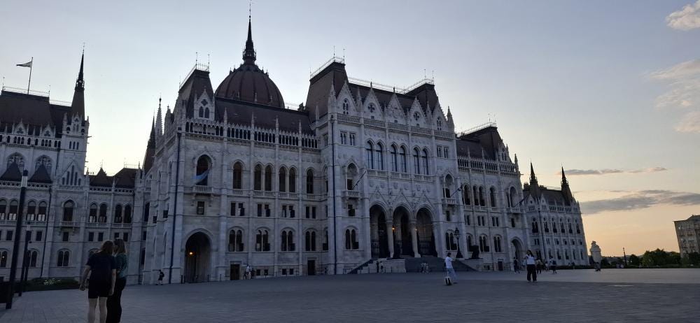 Foto 1 di 3