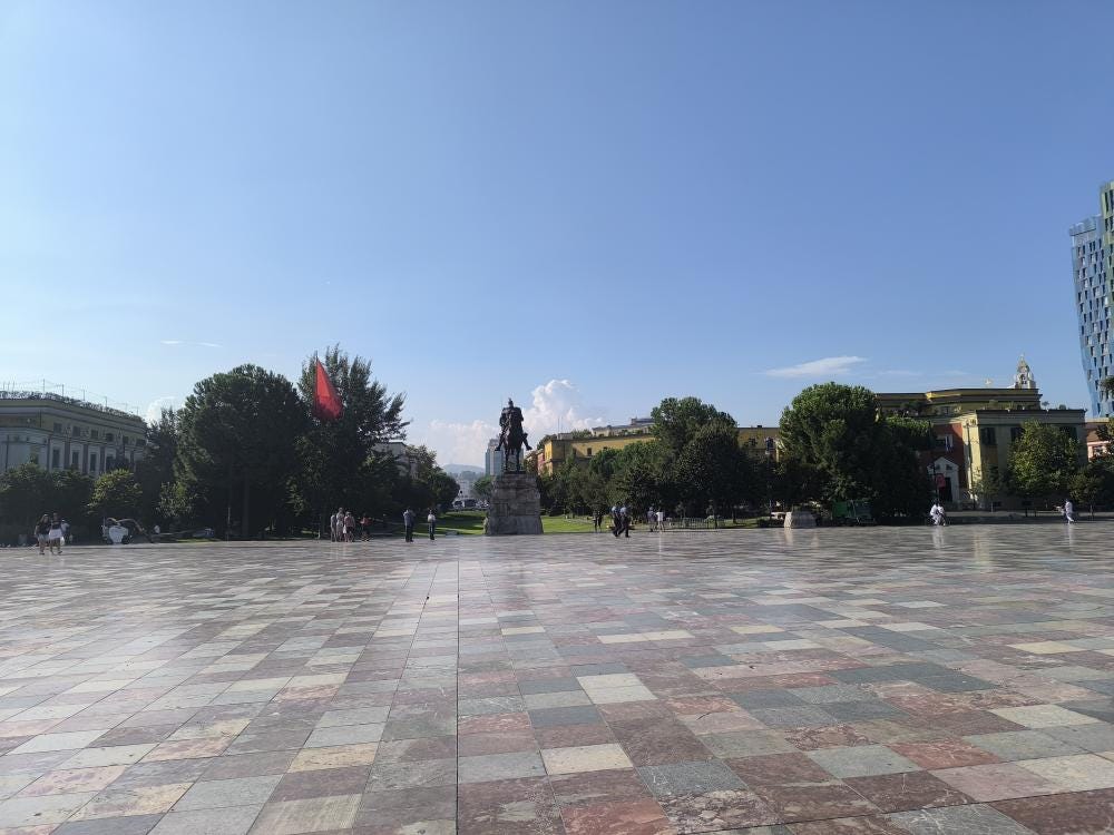 Foto 4 di 6