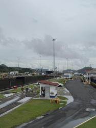 Foto {1} di {2}
