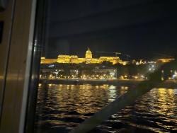 Foto {1} di {2}