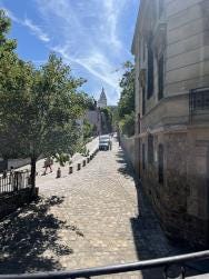 Foto {1} di {2}