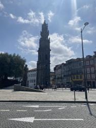 Foto {1} di {2}